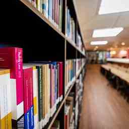 Kabinett will jede Gemeinde zu einer Bibliothek verpflichten Buch