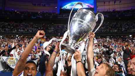 Liverpool und Real Madrid schlagen Schlagzeilen wegen der koestlichen Champions League Auslosung