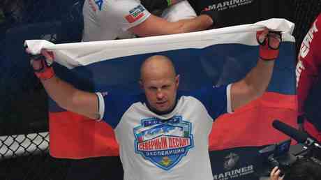 MMA Ikone behauptet russische Kaempfer wuerden als politische „Geiseln festgehalten —