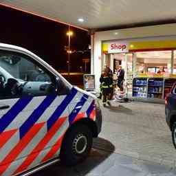 Mann raubt Tankstelle in Rotterdam aus Taeter flieht ohne Beute