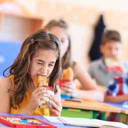 National School Breakfast will Grundschulkindern das ganze Jahr ueber Fruehstueck
