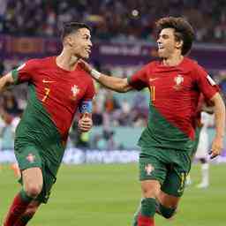 Ronaldo weist Portugal den Weg mit einem Rekordtor beim spektakulaeren