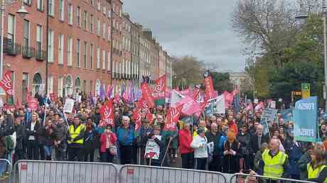 Tausende demonstrieren fuer Wohnraum in der irischen Hauptstadt — World