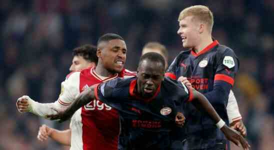 Zahlreiche Unruhen bei Ajax PSV Spitze „Sah wie jemand gerade Luuk de