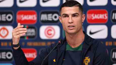 „Bulletproof Ronaldo konfrontiert die Medien — Sport