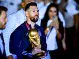 Emotionele Messi dankbaar voor steun: 'Deze wereldtitel is ook voor Maradona'