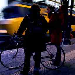 Fahrraeder duerfen im Zug zwischen Dordrecht und Geldermalsen waehrend der