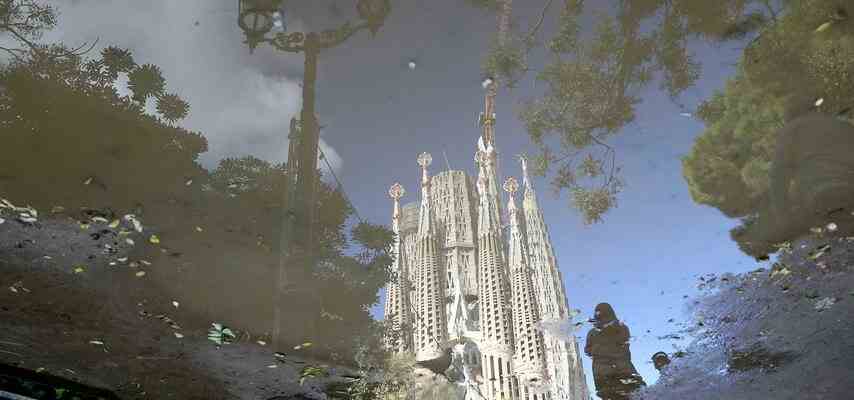 Fertigstellung Sagrada Familia einen Schritt naeher neue Tuerme beleuchtet