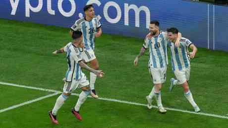 Geschichte fuer Messi als Argentinien das WM Finale erreicht — Sport