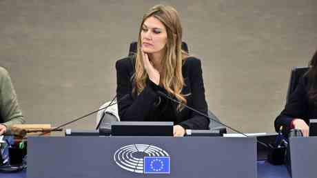 Griechische Behoerden frieren Vermoegenswerte des Vizepraesidenten des Europaeischen Parlaments ein