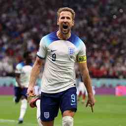 Kane gleicht Rooney als Englands bester Torschuetze aller Zeiten mit