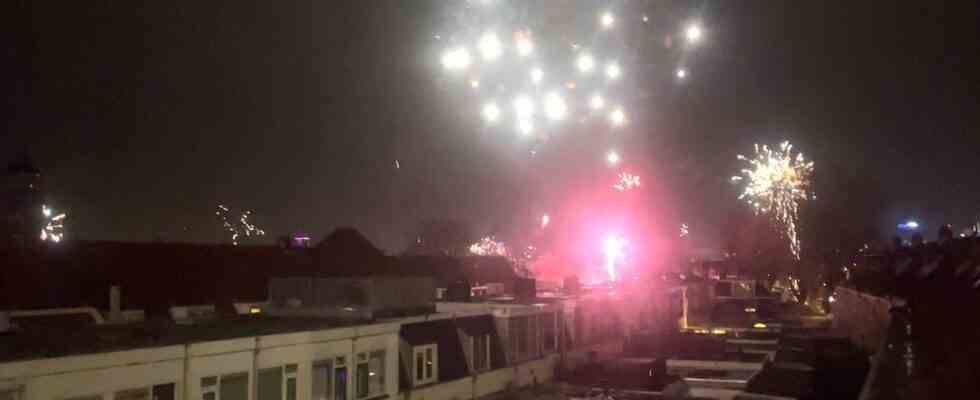 Lokales Feuerwerksverbot ignoriert Viel Knallen in Grossstaedten Silvester