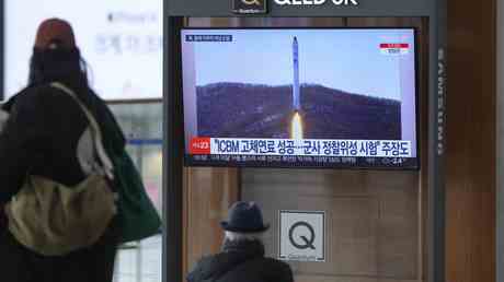 Nordkorea feuert Raketen auf Japan ab — World