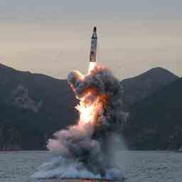 Nordkorea hat nach Angaben der Nachbarlaender erneut ballistische Raketen abgefeuert