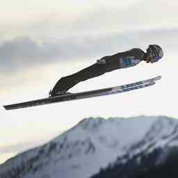 Norwegischer Skispringer Granerud Klasse auseinander am Start Vierschansentournee Sport