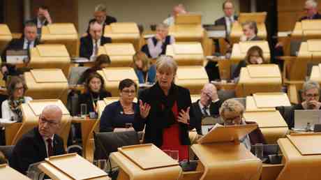Schottland senkt die Messlatte fuer den Uebergang zum Geschlecht —