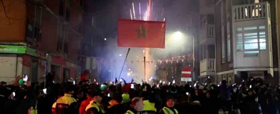 Viele Verhaftungen nach WM Sieg Marokko ME im Einsatz in Grossstaedten