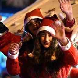 Weihnachtsfeier in Kwintsheul Dorffest fuer alle Einwohner von Heule