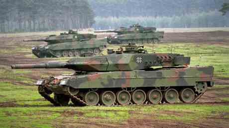 Zahl der Deutschen gegen Panzerlieferungen in die Ukraine geschaetzt –