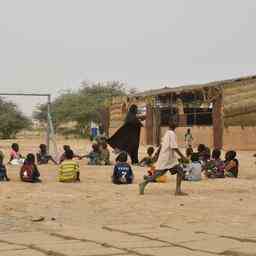 Armee von Burkina Faso befreit 66 entfuehrte Frauen und Kinder