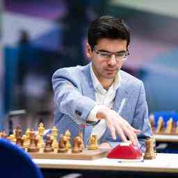 Der Niederlaender Giri gewinnt Tata Steel Chess zum ersten
