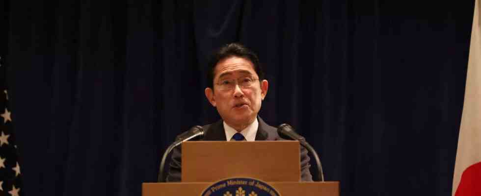 Der japanische Premierminister Fumio Kishida priorisiert die Aufruestung um die