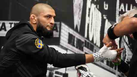 Der russische UFC Star mischt sich in die Koranverbrennungsreihe ein –