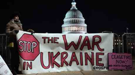 Die USA geben zu viel fuer die Ukraine aus sagt