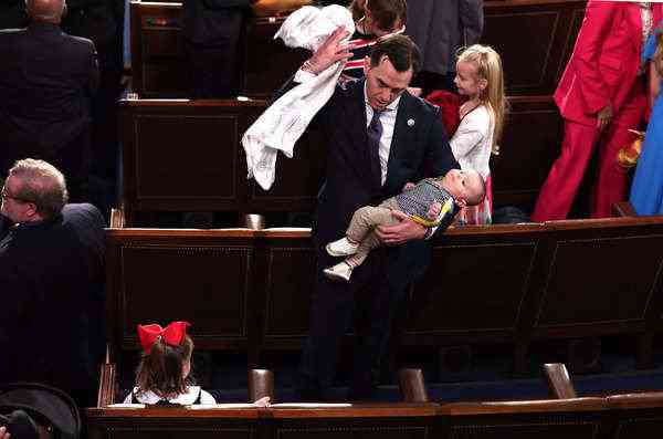 Die Vertreter des US Repraesentantenhauses bringen ihre Babys zum Kongress waehrend