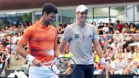Djokovic wurde bei seiner Rueckkehr zum australischen Tennis VIDEO begeistert