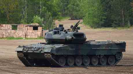 EU Staat bestreitet Plaene in Deutschland hergestellte Panzer nach Kiew zu