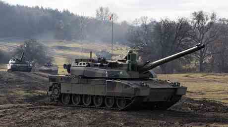 Ein weiteres EU Land erwaegt Panzerlieferungen in die Ukraine – Politico