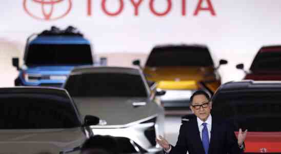 Elon tritt in den Zeugenstand Akio Toyoda uebergibt die CEO Schluessel