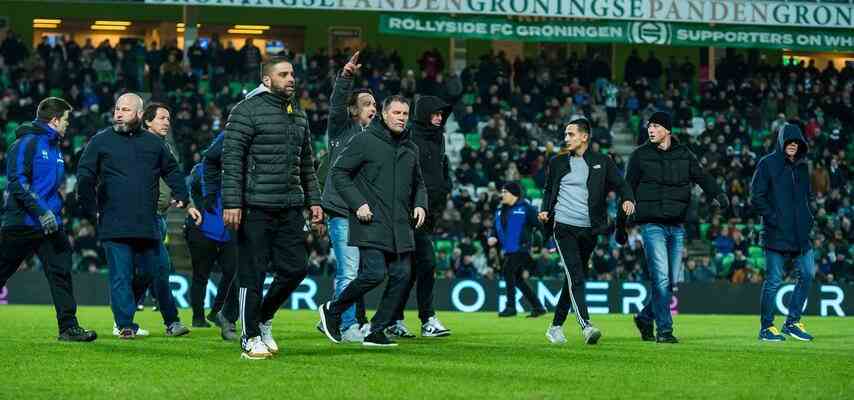 FC Groningen Trainer Van der Ree nach Feldsturm „Kann Enttaeuschung nachvollziehen