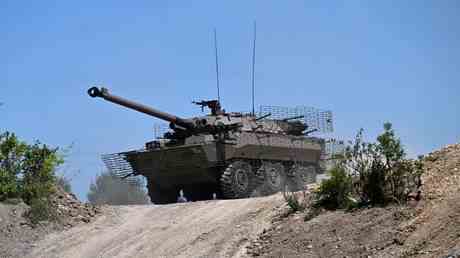 Frankreich verspricht der Ukraine alte „leichte Panzer — World