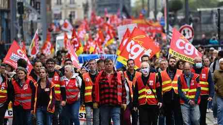 Gewerkschaftsmitarbeiter drohen damit Abgeordnete ohne Macht zu lassen — World