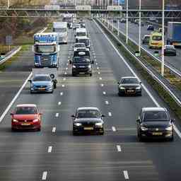 Herumliegende Gegenstaende auf der Autobahn Schaeden gehen oft auf eigene