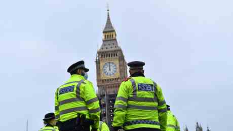 Hunderte Polizisten wegen Sexualdelikten verdaechtigt – Scotland Yard – World