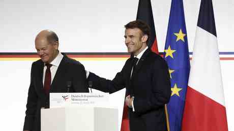 Macron aeussert sich zu schweren Panzern fuer die Ukraine —