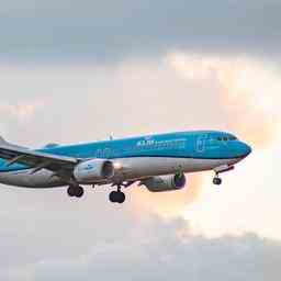 Mehr als 400 Reisende sitzen wegen eines kaputten KLM Flugzeugs seit