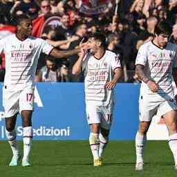 Milan bleibt durch Sieg in Napolis Spur Sampdoria gewinnt mit