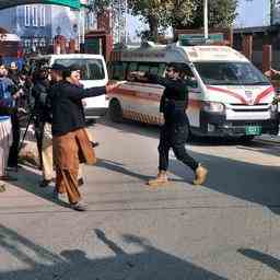 Mindestens 32 Tote und 147 Verletzte bei Selbstmordanschlag auf pakistanische