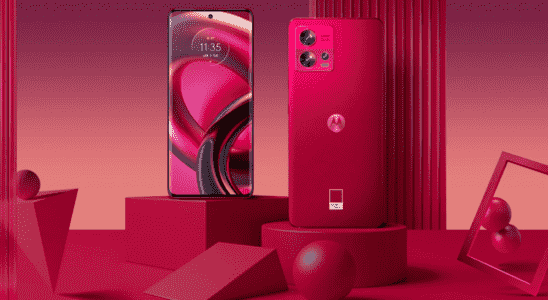 Motorola Edge 30 Fusion Viva Magenta in limitierter Auflage ab