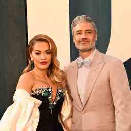 Rita Ora bestaetigt Ehe mit Taika Waititi „Ich bin offiziell