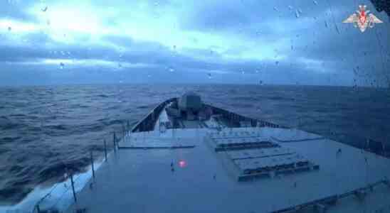 Russisches Kriegsschiff das mit Hyperschallraketen bewaffnet ist um sich Uebungen