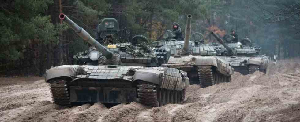 Russland sagt dass Panzerversprechen ein direktes und wachsendes westliches Engagement