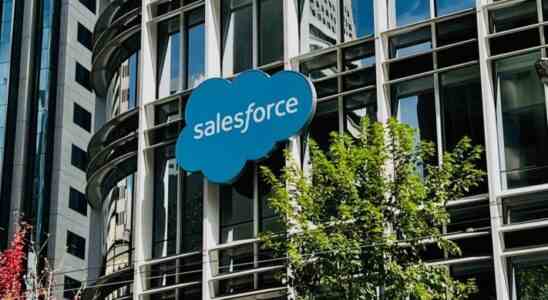 Salesforce wird die Belegschaft um 10 abbauen nachdem waehrend