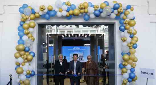 Samsung eroeffnet Nordindiens groessten Store in Delhi zielt darauf ab