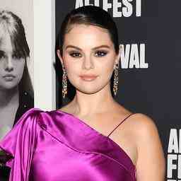 Selena Gomez gesehen Haendchen haltend mit Drew Taggart Verleumden