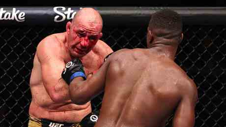 UFC Legende zieht sich nach brutaler Niederlage im Titelkampf zurueck —